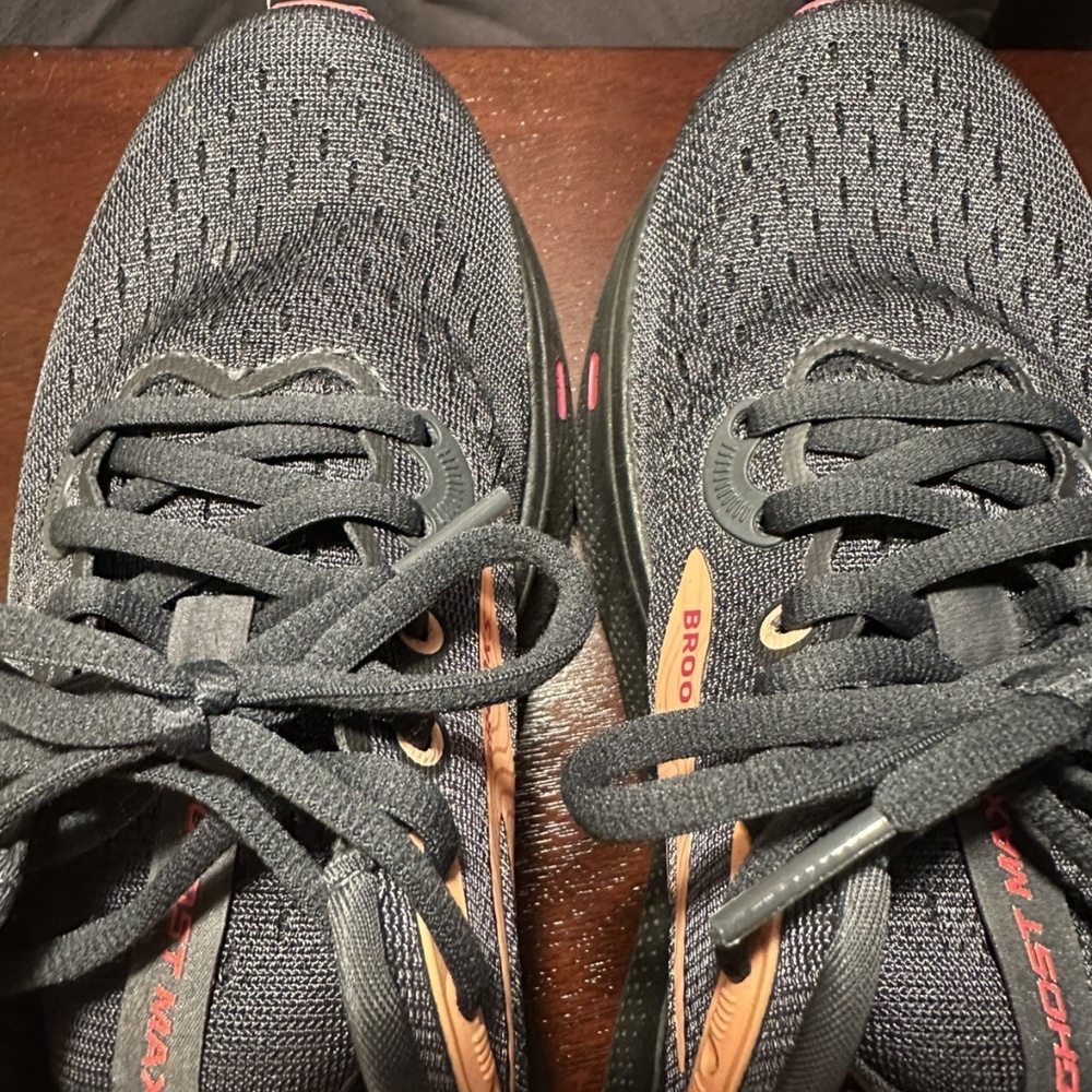 Womens Brooks Ghost Max Running Shoe Size 7.5, Black - Picture 5 of 11